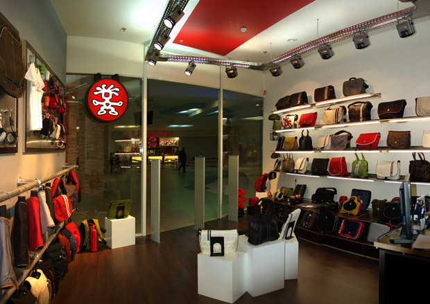 Ремонт магазина Crumpler ТЦ Золотой Вавилон г.Москва. Фото 7